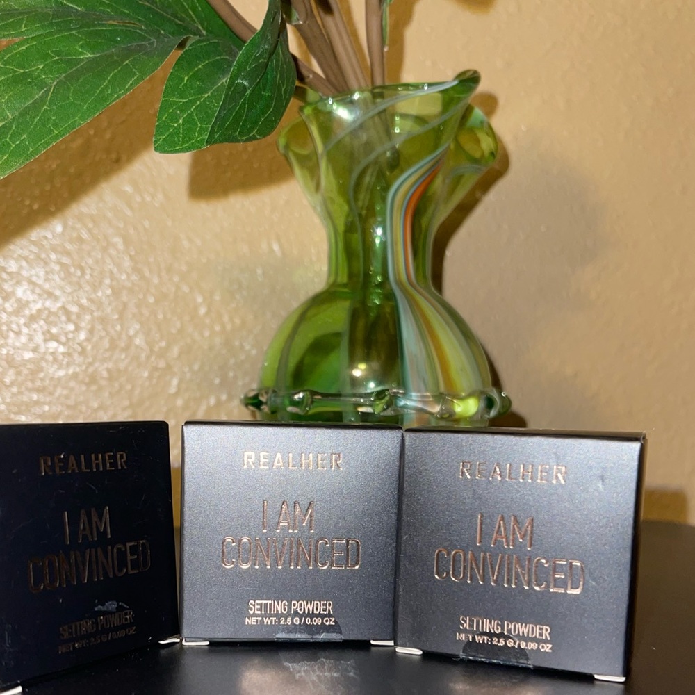3 REALHER Blurring Veil- I am Convinced – Setting Powder (NEW SEALED BOX)